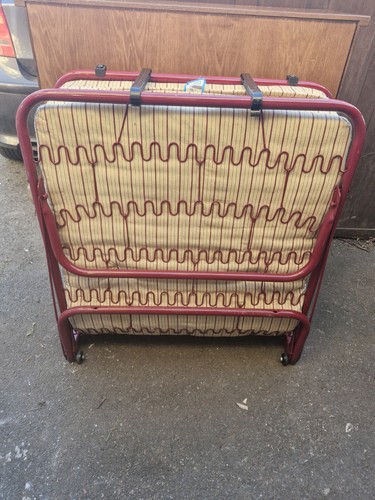 Fold adult stow - fold, guest
